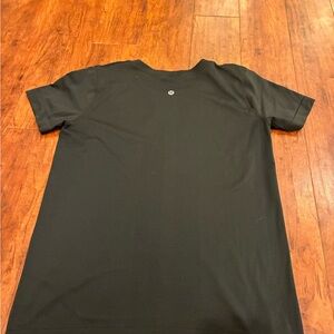 lululemon athletica Black Short Sleeve Tee